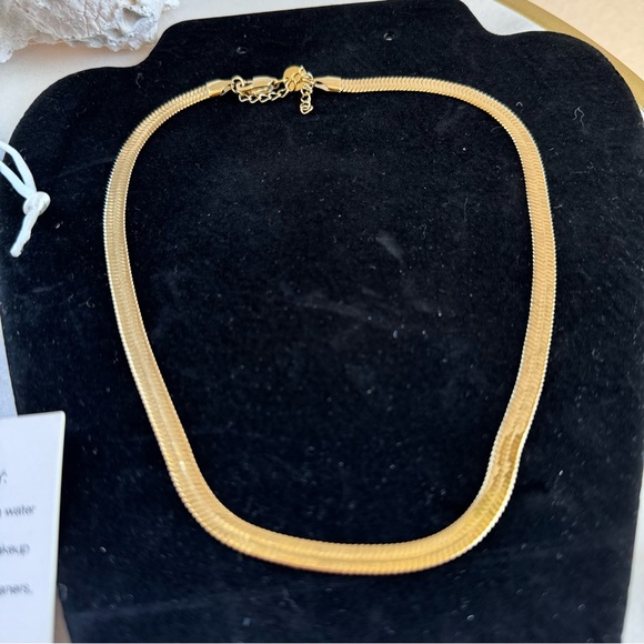 Jennifer Zeuner Flat Gold Snake Chain Necklace - New w/ Pouch & Care Card - Picture 4 of 9